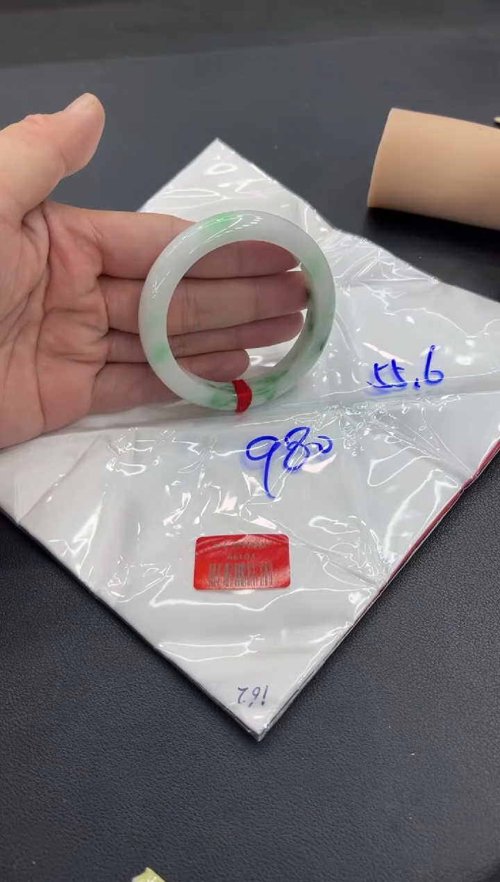 未镶嵌手镯翡翠翡翠手镯
