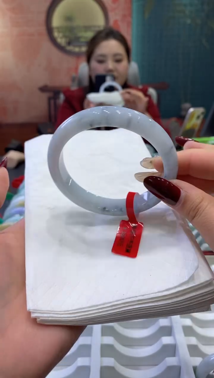 【闪购商品】翡翠手镯未镶嵌多人0019026