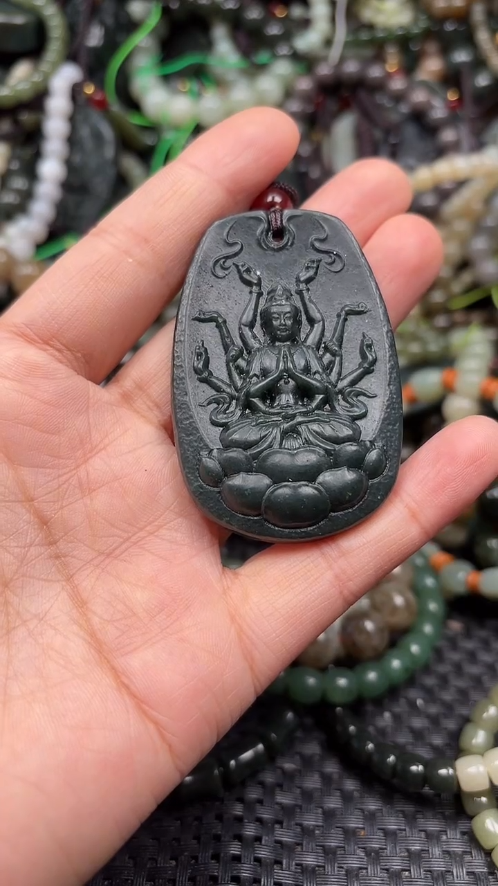 颈饰未镶嵌和田玉1