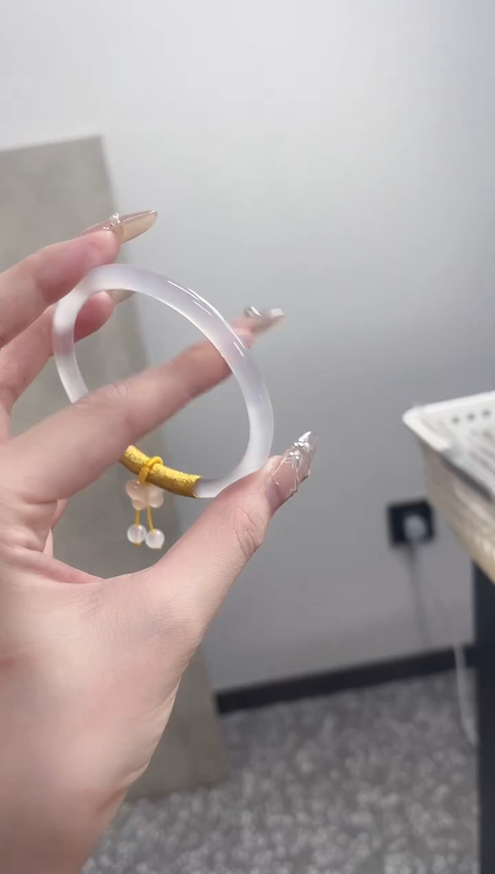 【闪购商品】玛瑙/玉髓手镯未镶嵌61圈 需要包容