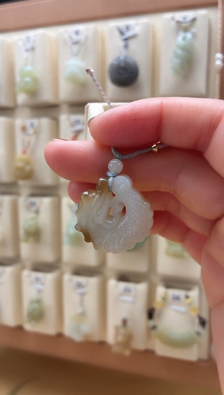 【闪购商品】和田玉未镶嵌颈饰鱼化龙吊坠