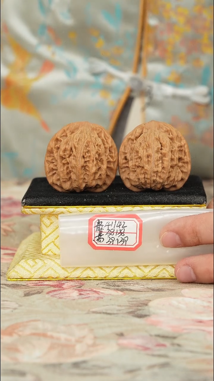 【闪购商品】文玩核桃把件望月