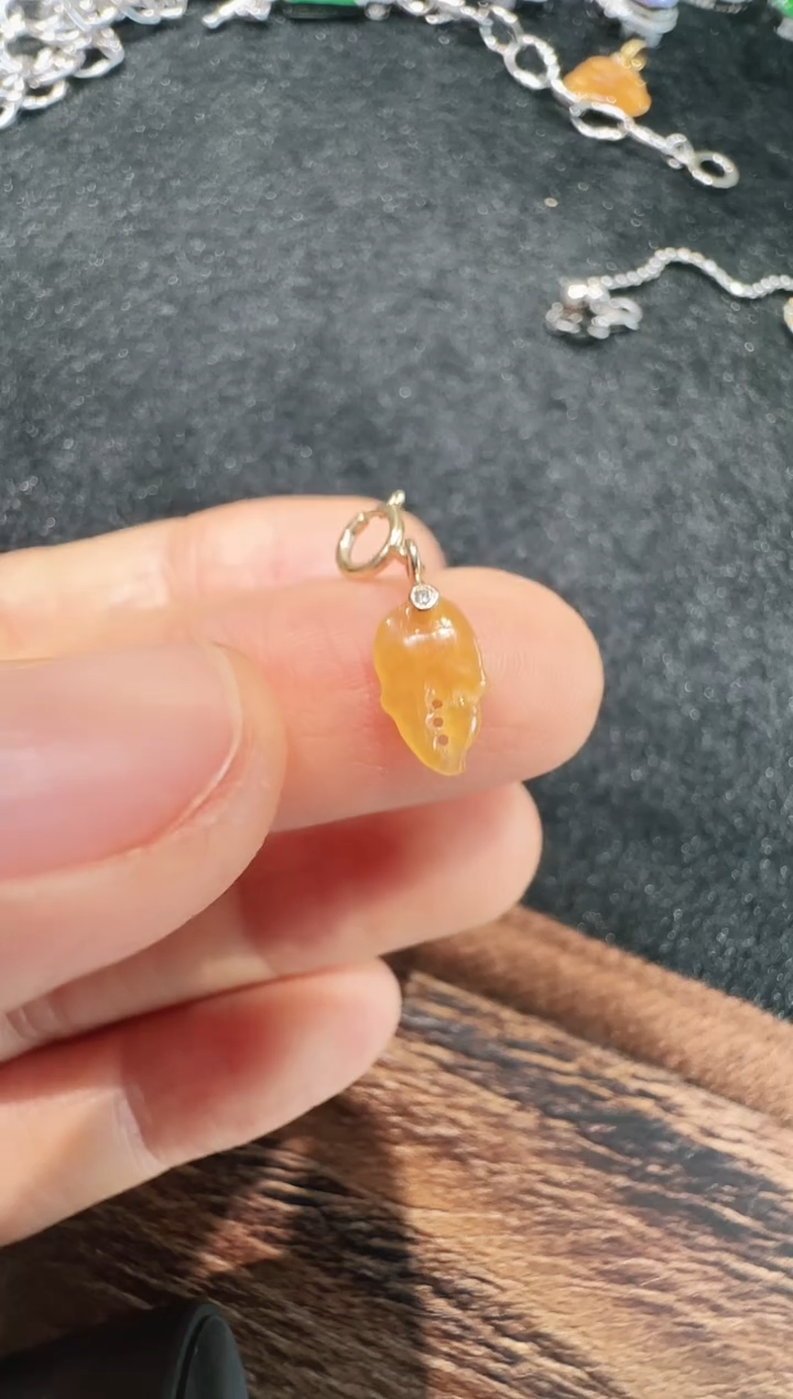 颈饰18K金镶嵌翡翠00000480