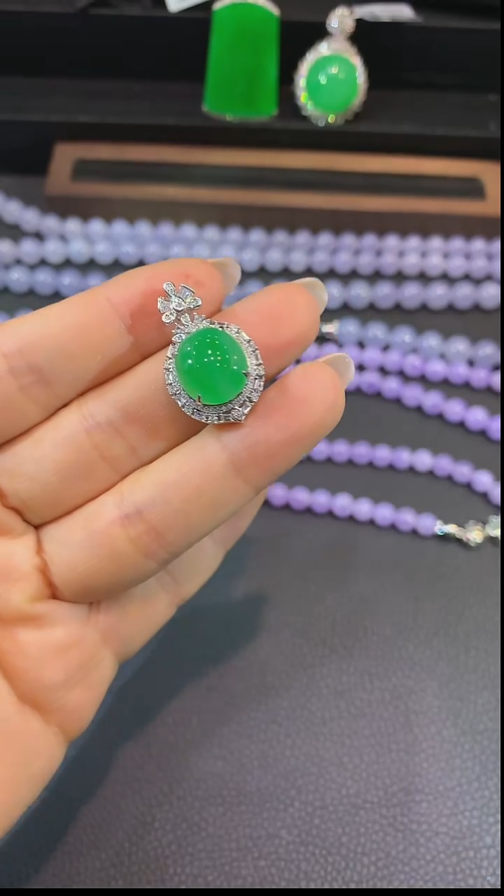 吊坠(不含链)18K金镶嵌翡翠吊坠