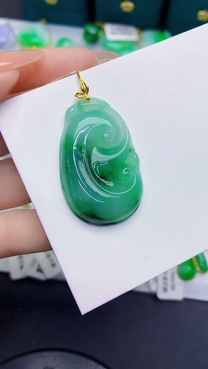 颈饰18K金镶嵌翡翠缅甸天然翡翠A货