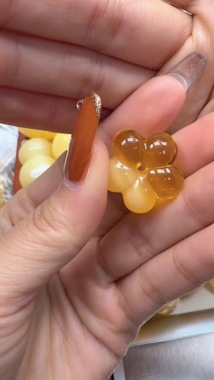 裸石琥珀未镶嵌如图