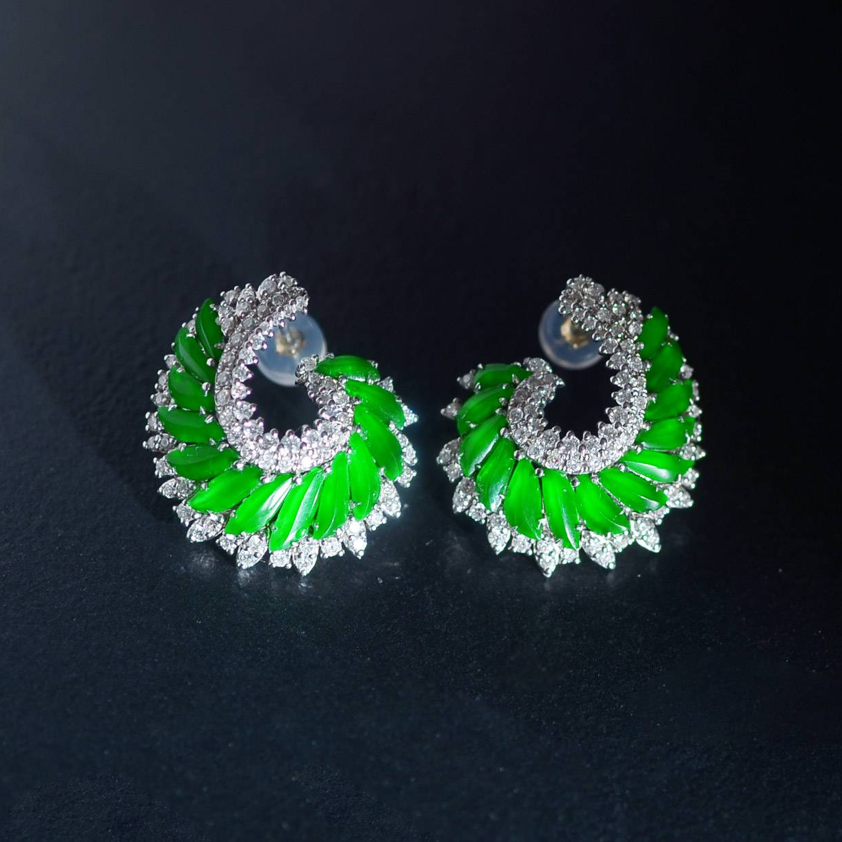 缅甸翡翠A货G18K翠色翡翠时尚耳钉