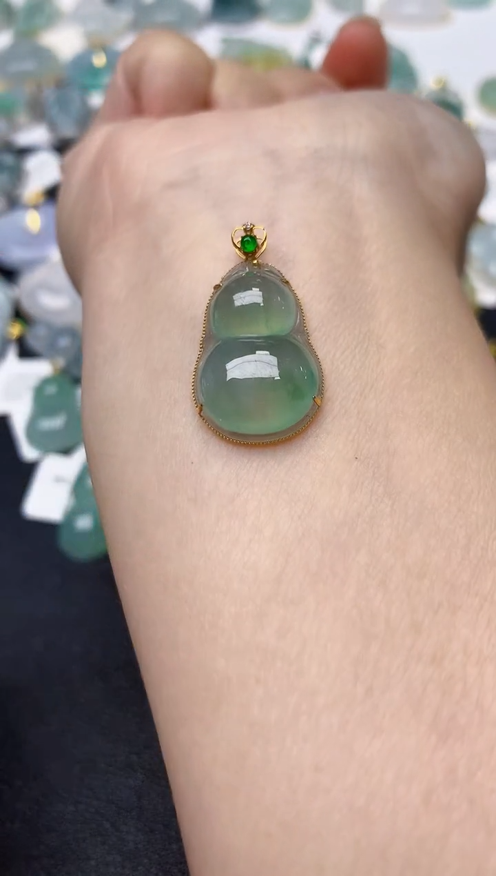 颈饰18K金镶嵌翡翠天然缅甸A货翡翠