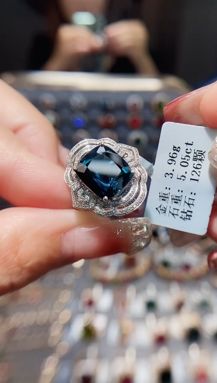 18K金镶嵌戒指碧玺5.05