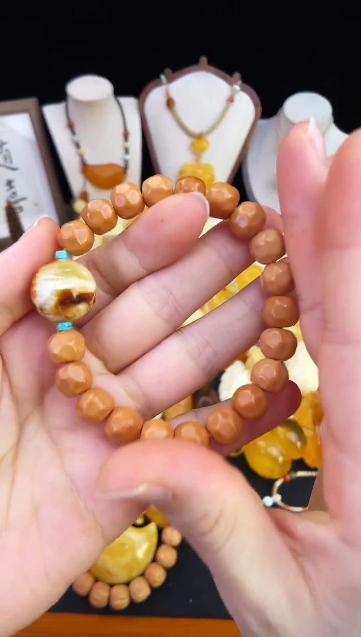 琥珀未镶嵌珠宝奇石豆***茶柒月