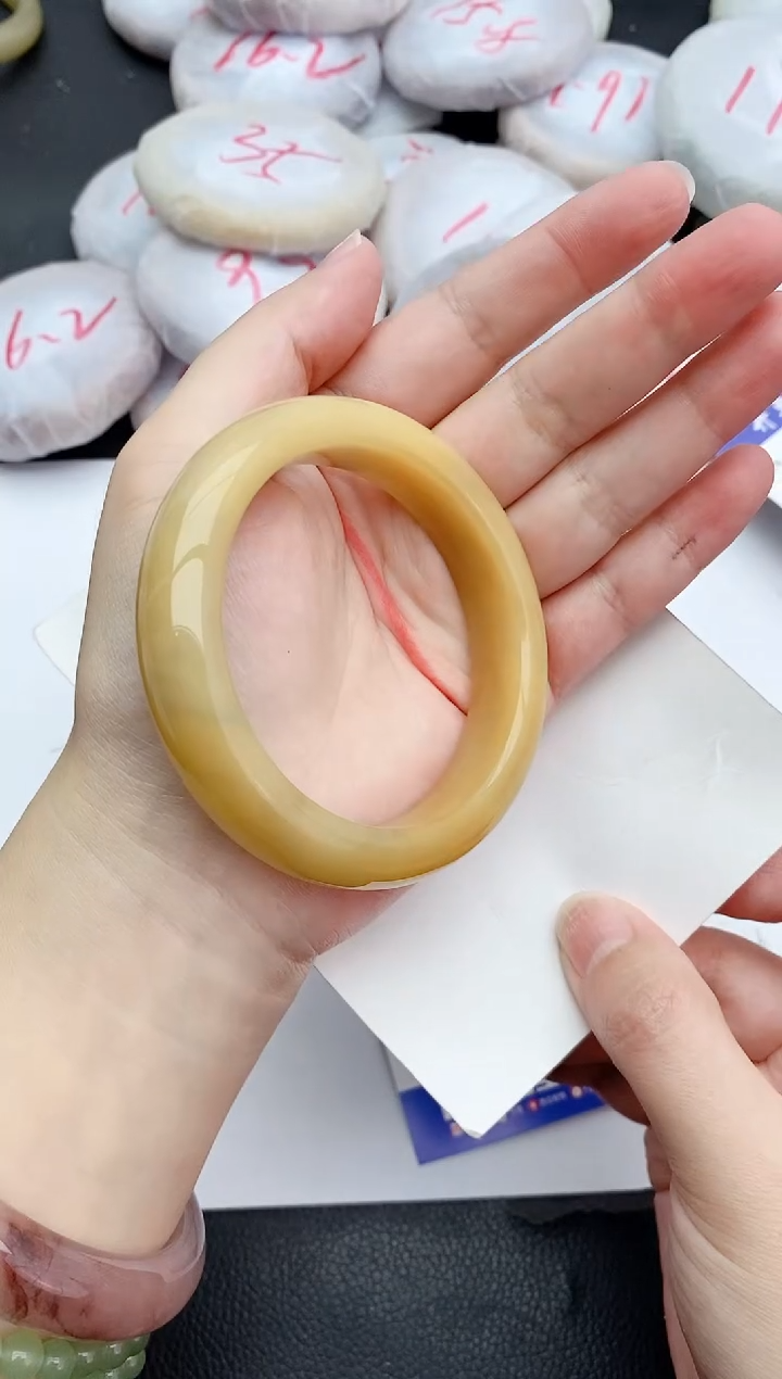 石英质玉手镯未镶嵌347+58/59