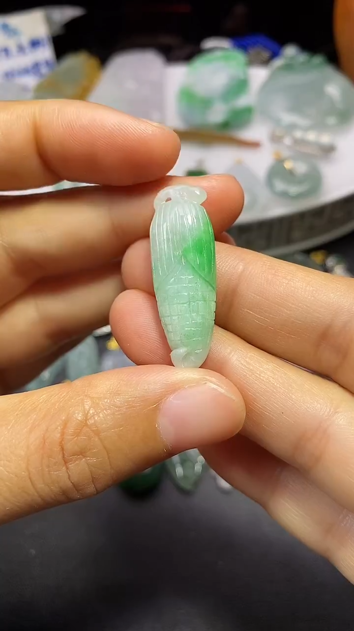 颈饰未镶嵌翡翠吊坠