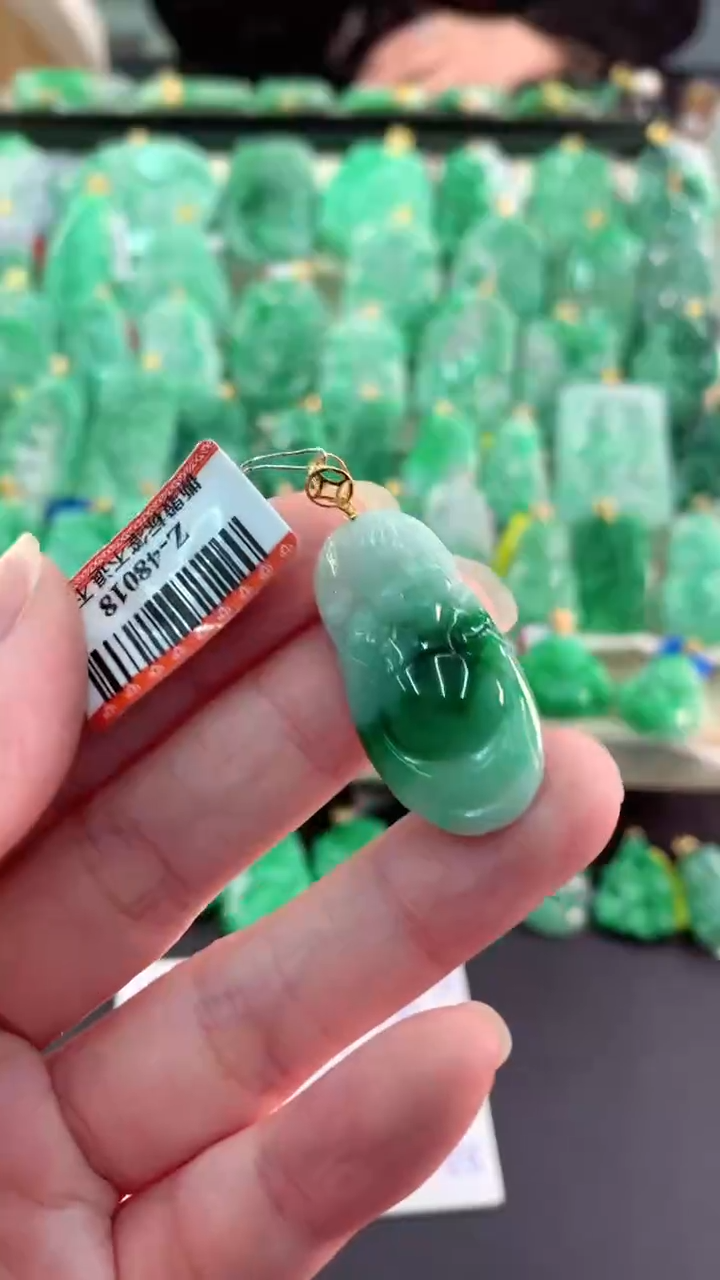 【闪购商品】翡翠吊坠(不含链)18K金镶嵌挂件