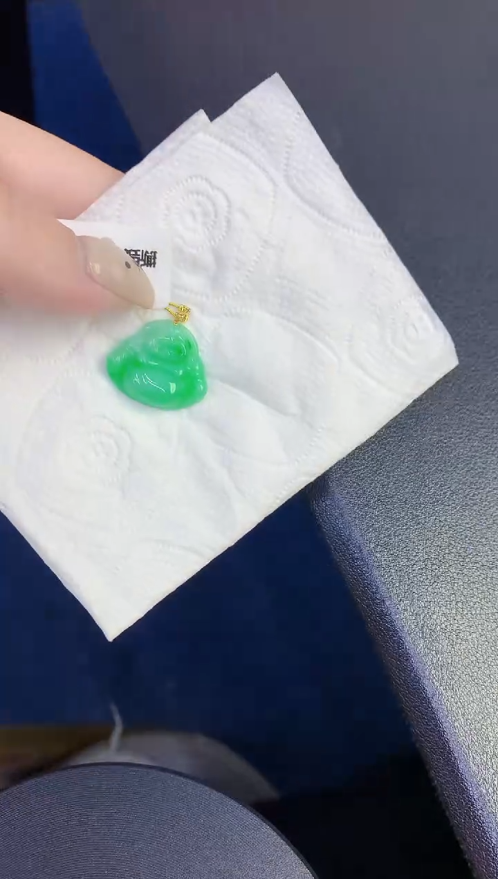 颈饰18K金镶嵌翡翠缅甸天然翡翠A货