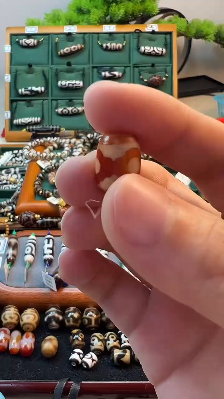 玛瑙/玉髓（覆膜）颈饰未镶嵌3微瑕