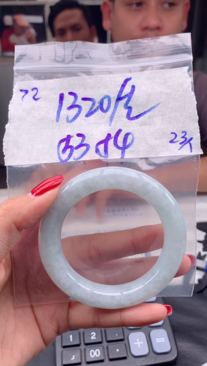 【闪购商品】定制翡翠未镶嵌72毛货需精细抛光手镯多样性拍一发一