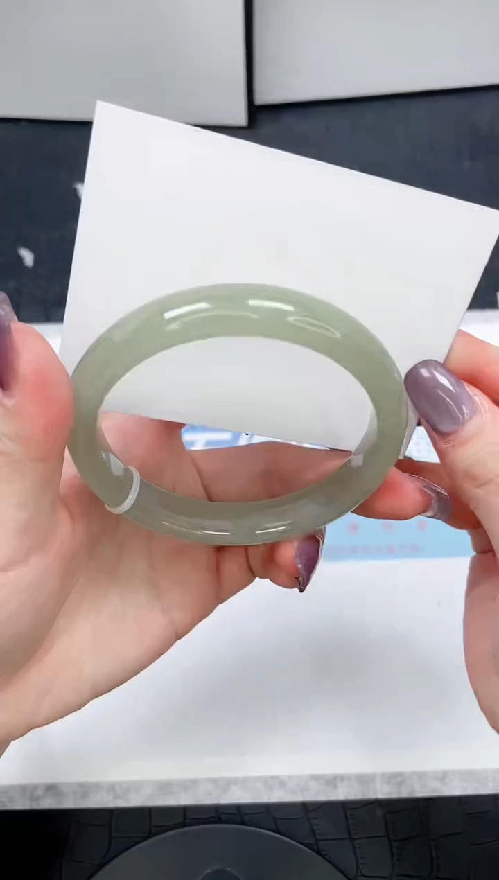 【闪购商品】石英质玉手镯未镶嵌220-64