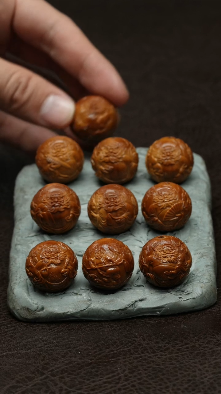 【闪购商品】橄榄核吊坠风景钟馗