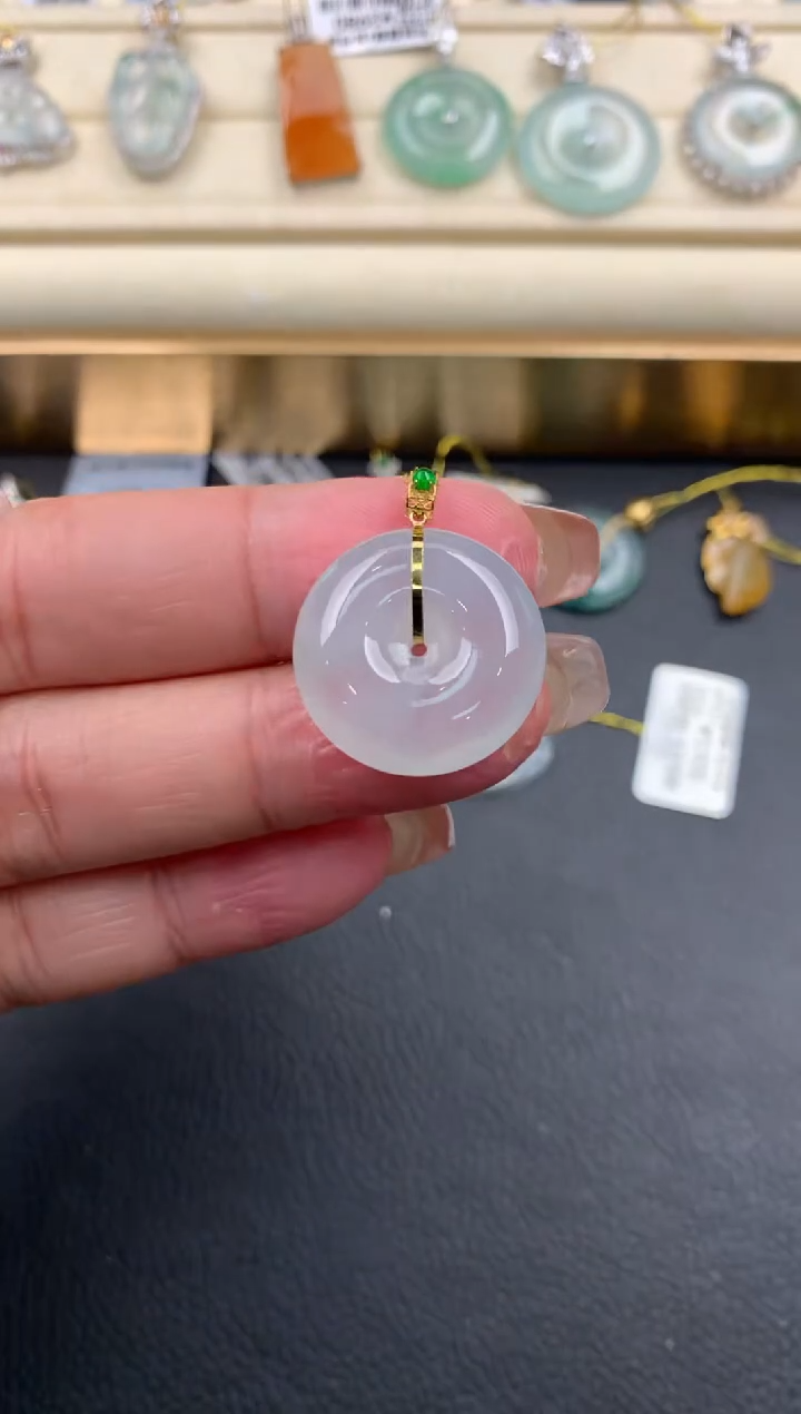 【闪购商品】翡翠颈饰18K金镶嵌D737