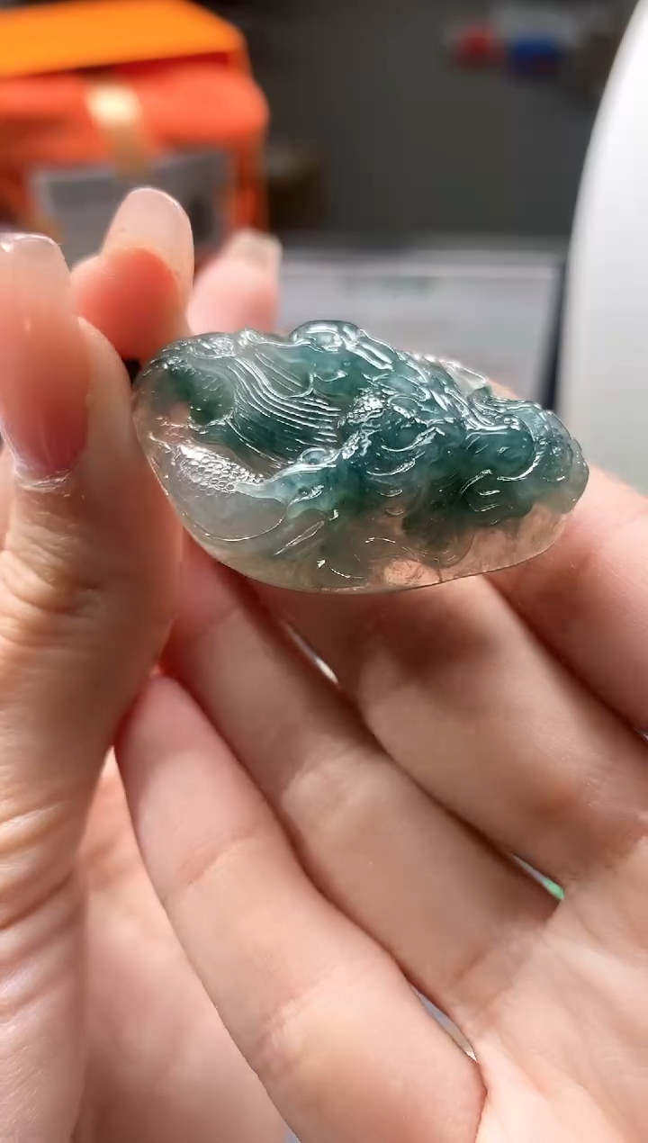 翡翠未镶嵌颈饰龙牌|不退不换