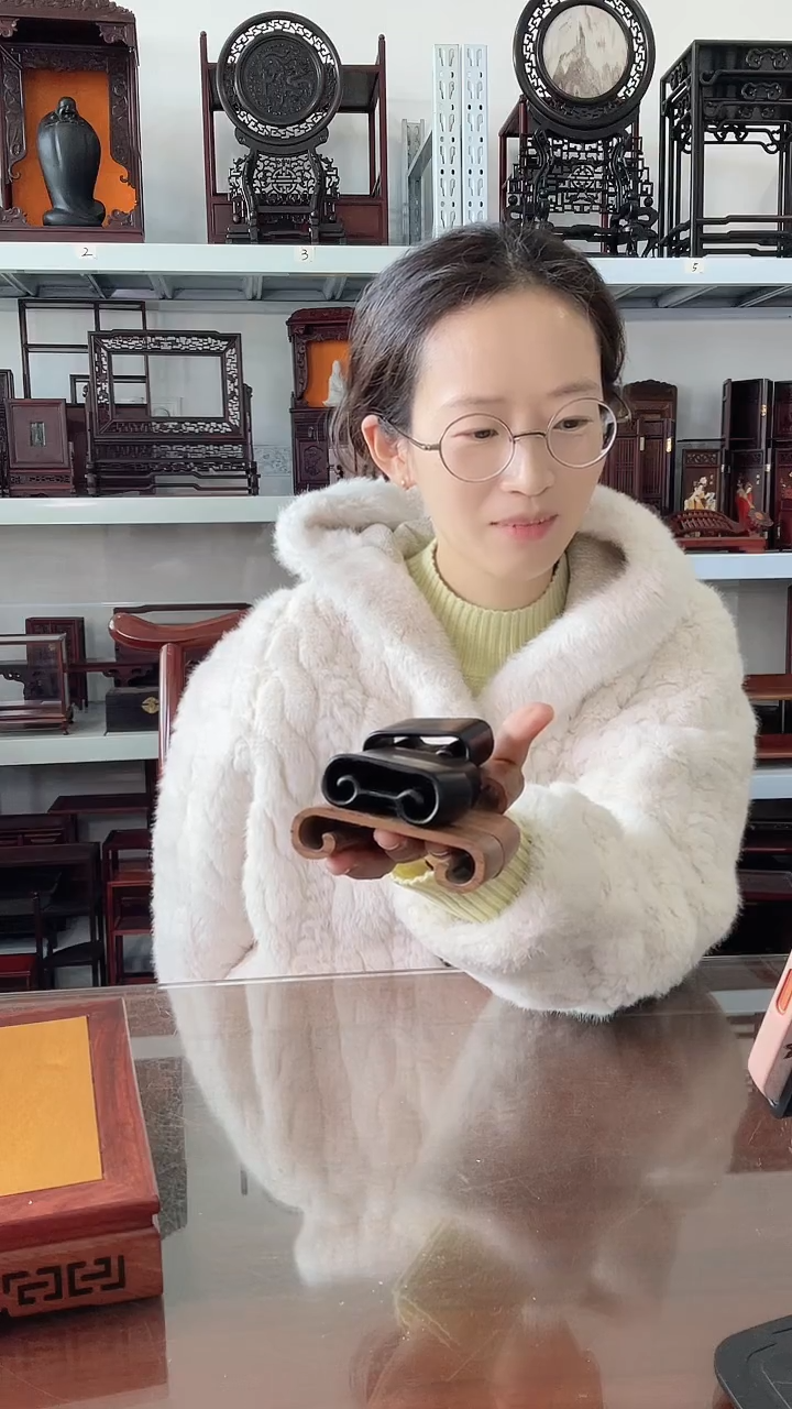 大果紫檀（缅甸花梨）蔚***風书卷三件套   50