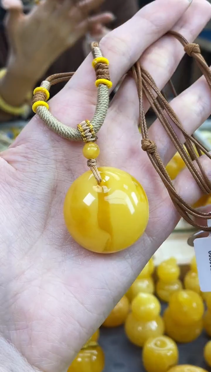 裸石琥珀未镶嵌J53