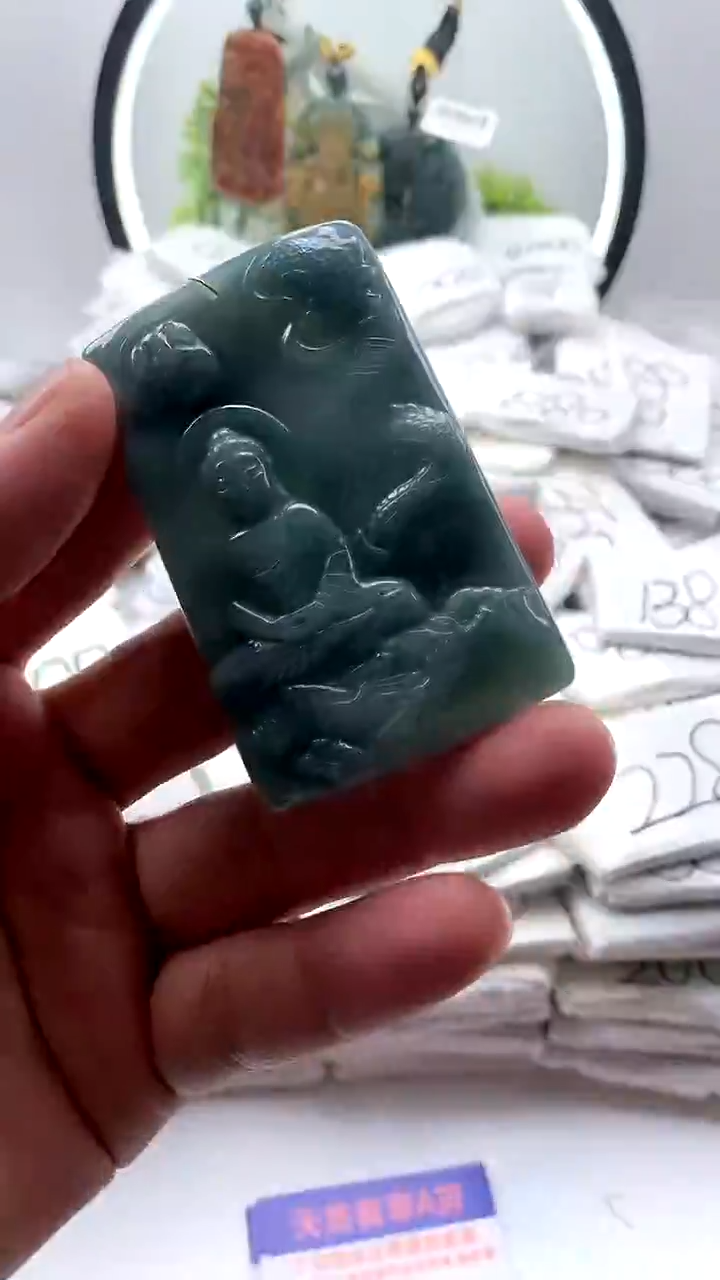 【闪购商品】翡翠颈饰未镶嵌大日如来【品质一般介意慎拍】