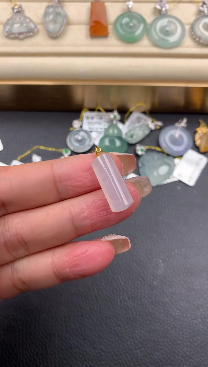 【闪购商品】翡翠颈饰18K金镶嵌D869       