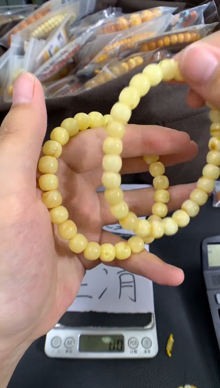 蜜蜡未镶嵌珠宝奇石多样性发一件