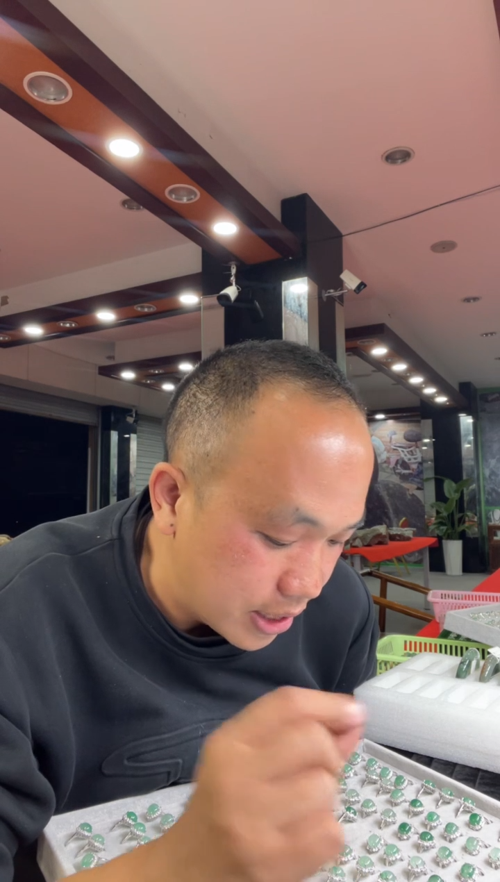 【闪购商品】石英质玉戒指未镶嵌戒指