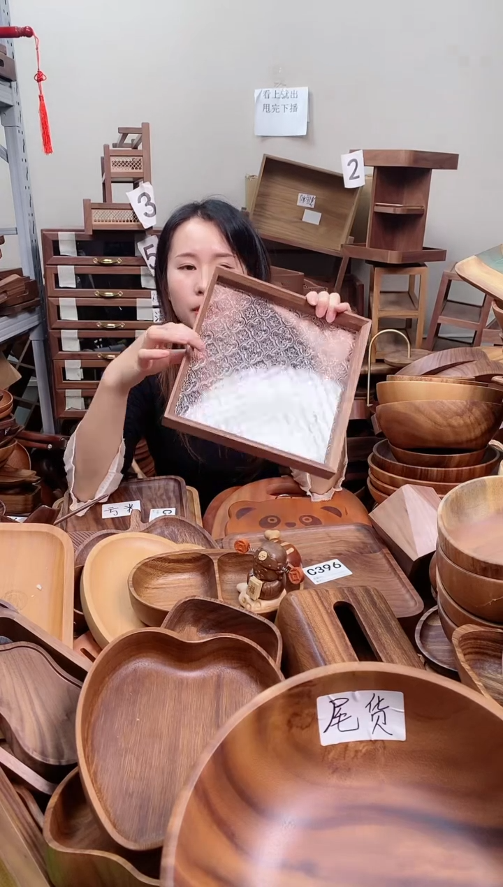 木 北美黑胡桃木海棠纹正方盘25*25*3.5cm 