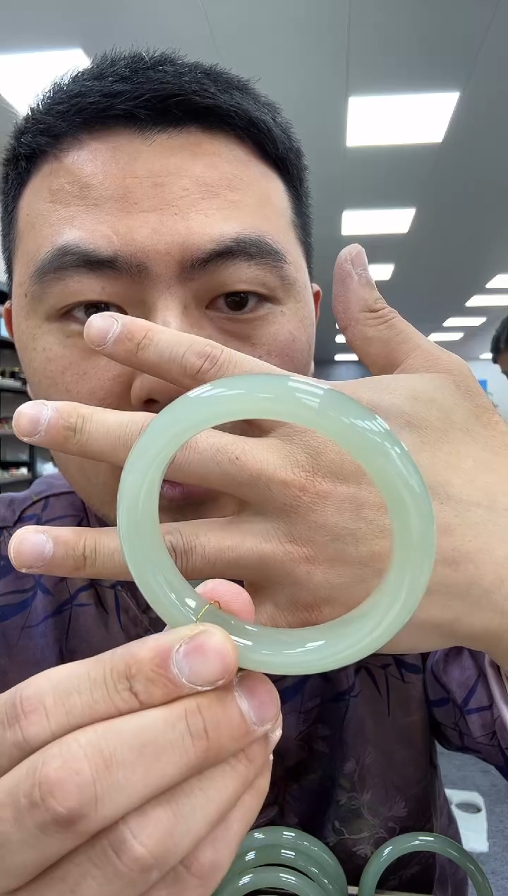 【闪购商品】和田玉手镯未镶嵌57  