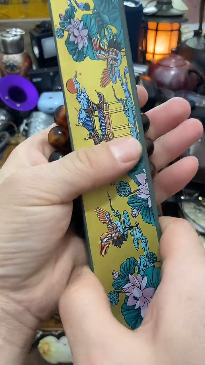 瓷片闪购商品 如图所示