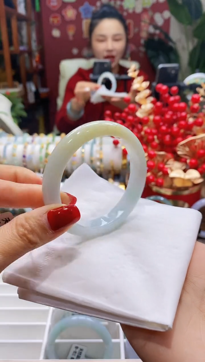 【闪购商品】翡翠手镯未镶嵌107黄翡5556/11.1*7.6