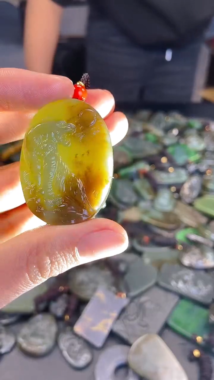 颈饰未镶嵌和田玉1