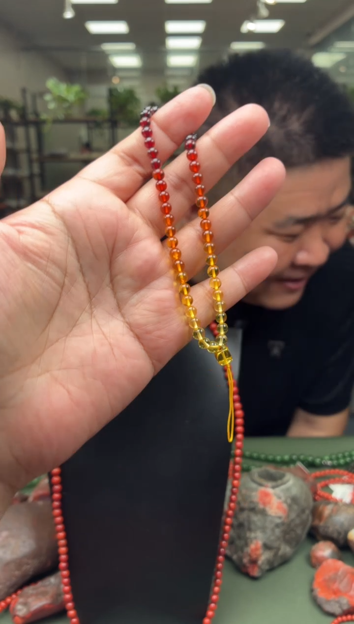 手串琥珀未镶嵌手机挂一条约4mm 多样性发货