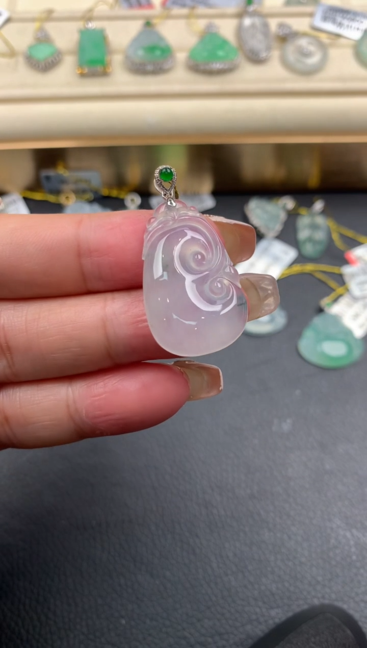 【闪购商品】翡翠颈饰18K金镶嵌Q160      