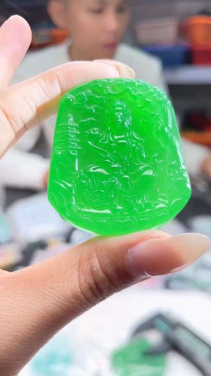 吊坠(赠链)未镶嵌石英质玉吊坠