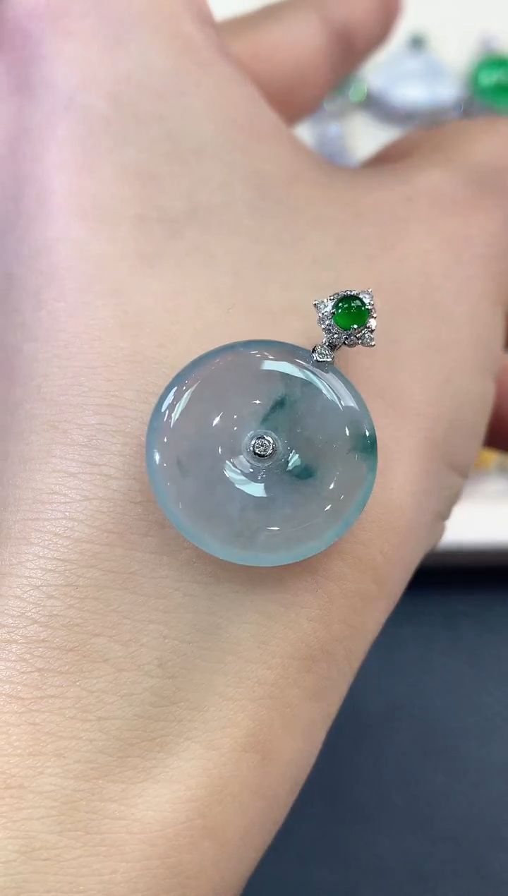 【闪购商品】翡翠吊坠(不含链)18K金镶嵌B35   