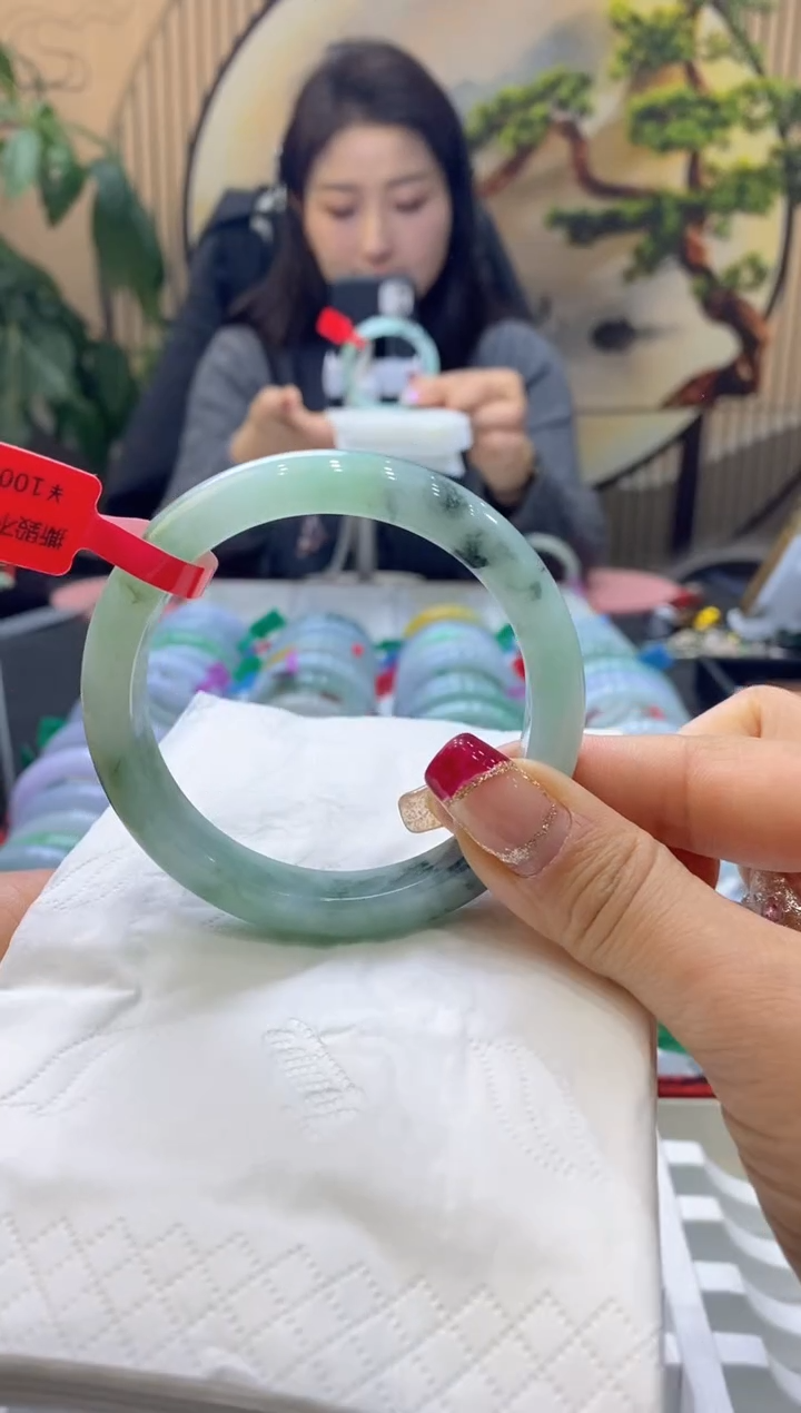 【闪购商品】翡翠手镯未镶嵌99915710