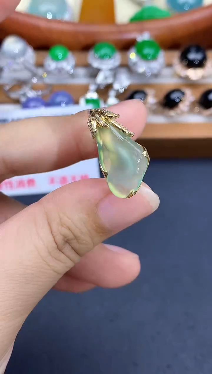 18K金镶嵌戒指翡翠411-中国好珍宝