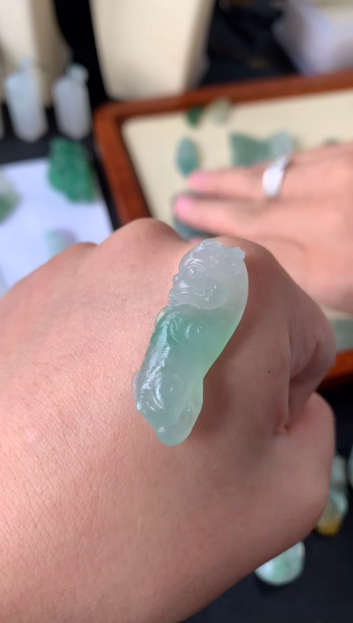 【闪购商品】定制翡翠未镶嵌翡翠