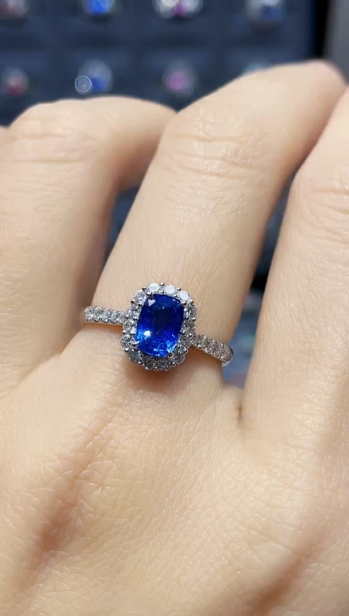 【闪购商品】蓝宝石戒指18K金镶嵌1.15克拉/矢车菊
