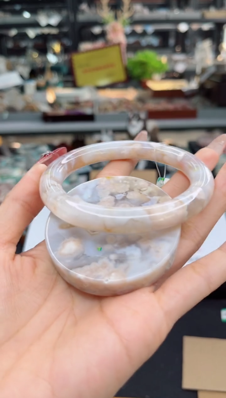 【闪购商品】石英质玉手镯未镶嵌62圈口（赠品镯心）1508070