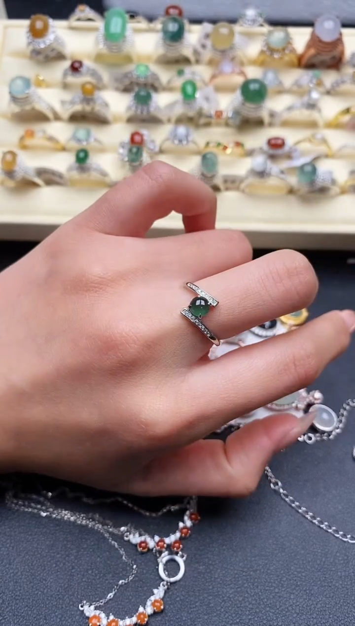 【闪购商品】翡翠戒指未镶嵌555555+10