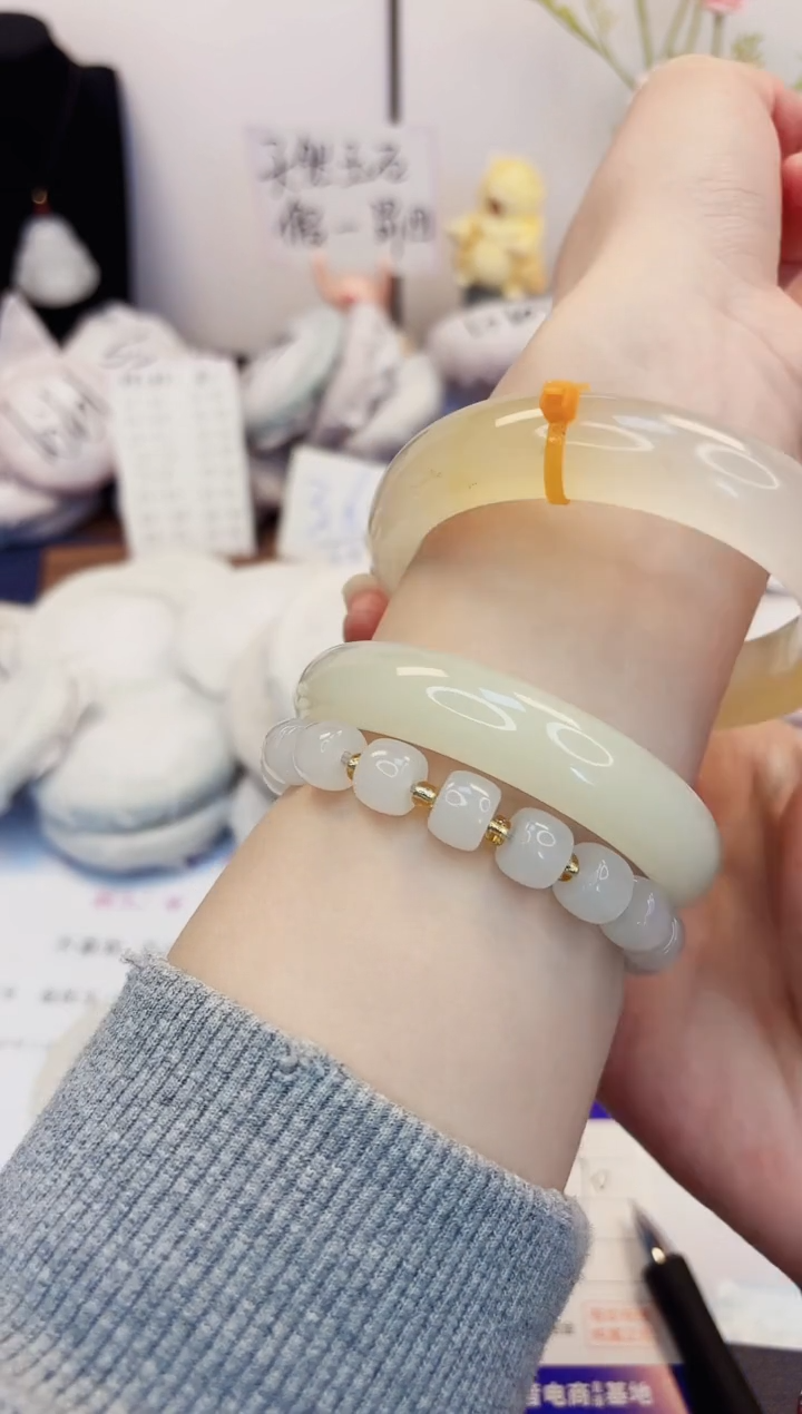 【闪购商品】石英质玉手镯未镶嵌356-财气镯-圈口63