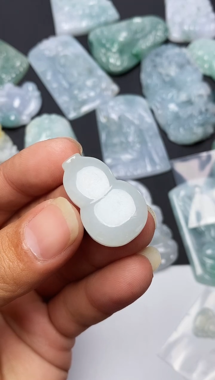 【闪购商品】翡翠颈饰未镶嵌葫芦