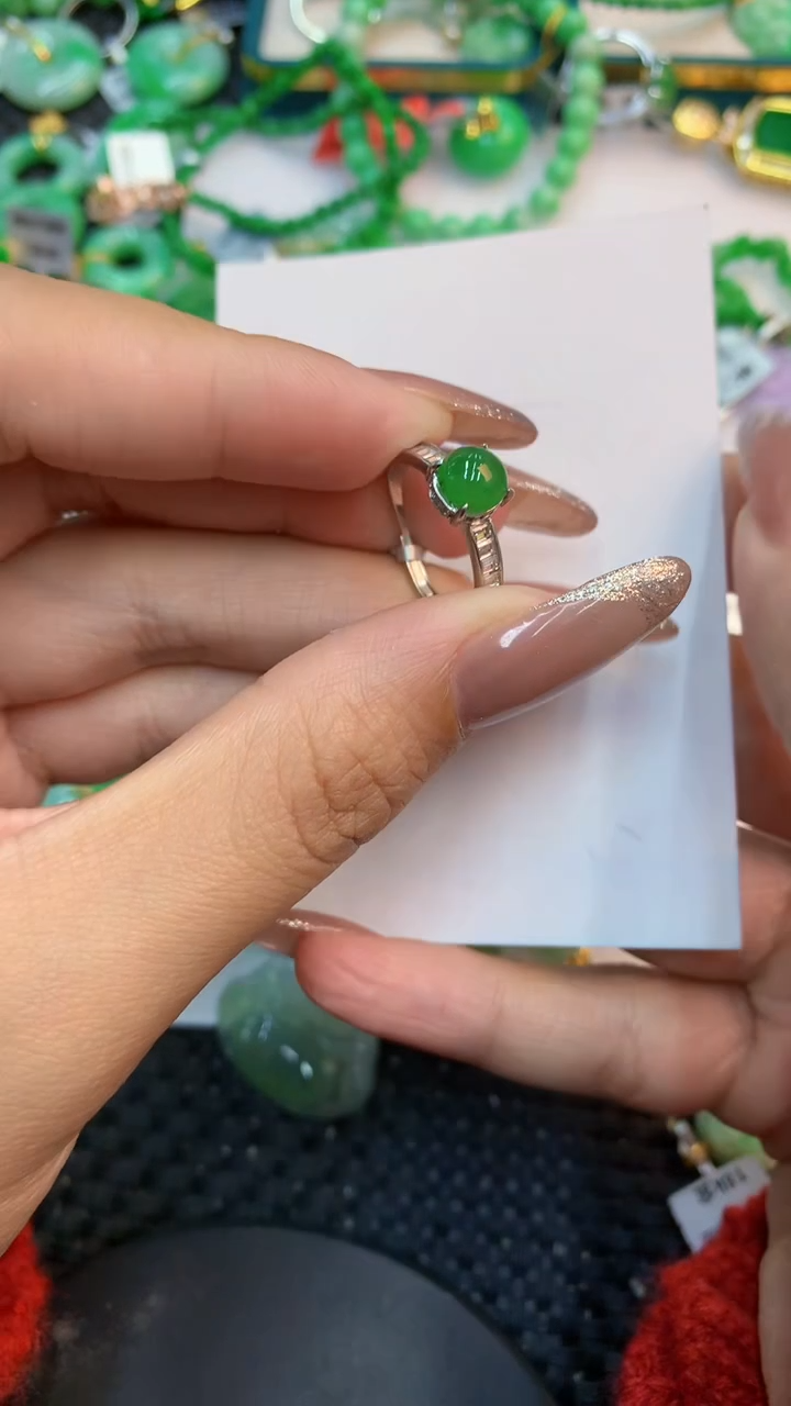 颈饰未镶嵌翡翠1