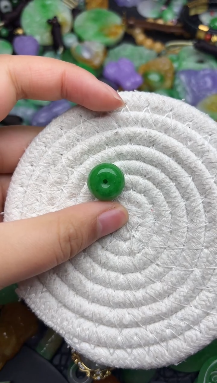 颈饰未镶嵌翡翠缅甸翡翠吊坠