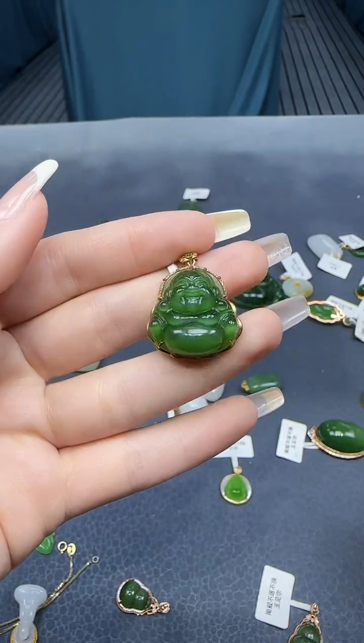【闪购商品】和田玉挂件18K金镶嵌1